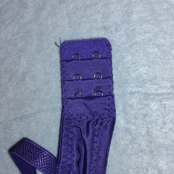 Z Bra Underwire (2 six piece sets available= 1 in 32B, 1 in 38B) - Picture 4 of 6